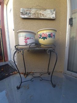 Metal stand/table (+ sign & pots)
