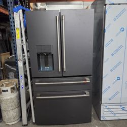 36 Inch Wide 27.8 Cu. Ft. Energy Star Rated French Door Refrigerator with Convertible Drawer
Model: CVE28DP3ND1