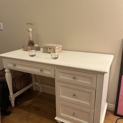 Wood Vanity Makeup Table With Drawers