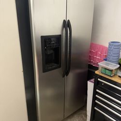 GE Refrigerator (not Working)