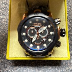 Invicta Reserve Venom Rose-Tone IP Black Strap