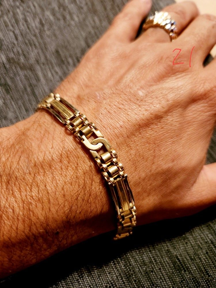 Mens Beautiful 14kt Gold Bracelet