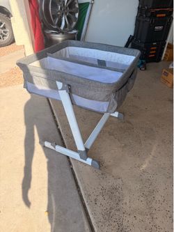 Twin bassinet