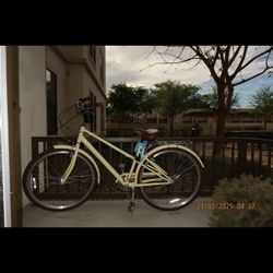 Women’s Beach Cruiser Bike 