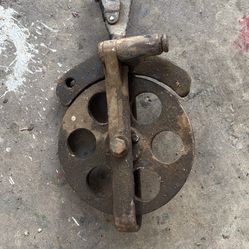 ANTIQUE HAY BARN PULLY BY HOWCO