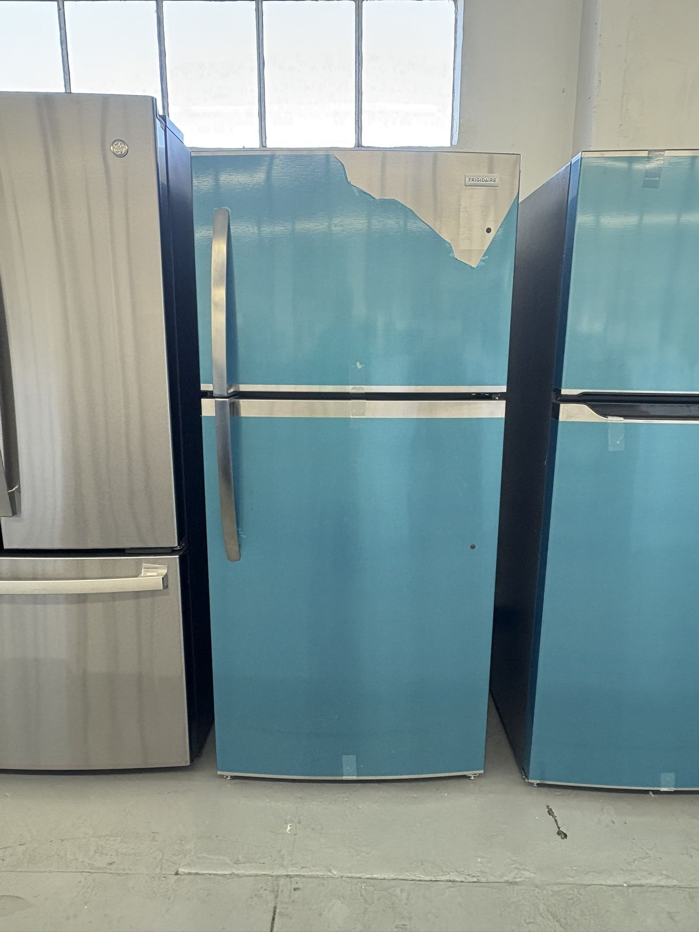 Frigidaire 30 in. 20 cu. ft. Garage Ready Freestanding Top Freezer Refrigerator in Stainless Steel, ENERGY STAR