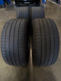 Set of 4 used 245/45/17 Sumitomo 245 45 17