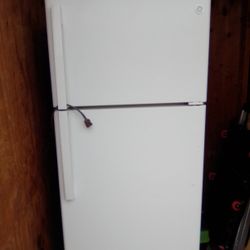Refrigerator And Good Condition For Sale