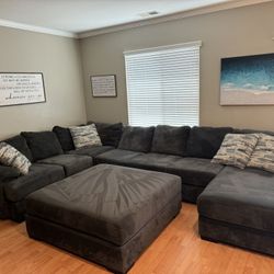 Bermuda Tux Sofa Chaise Sectional in Victory Sterling, Right Facing 