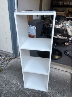 3-tier white bookshelf