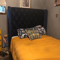 Quinn Blue Velvet Bed