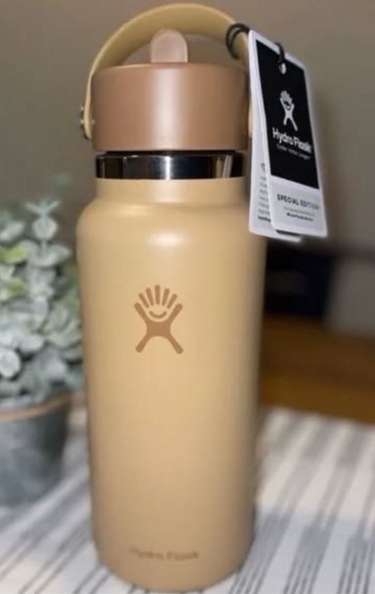  32oz Wide Flex Straw Cap Bottle – Walnut (Whole Foods Exclusive Special Edition)