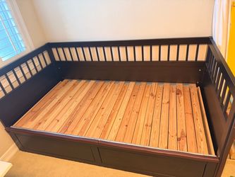 IKEA daybed 2 drawers (pulls out to be full size bed)