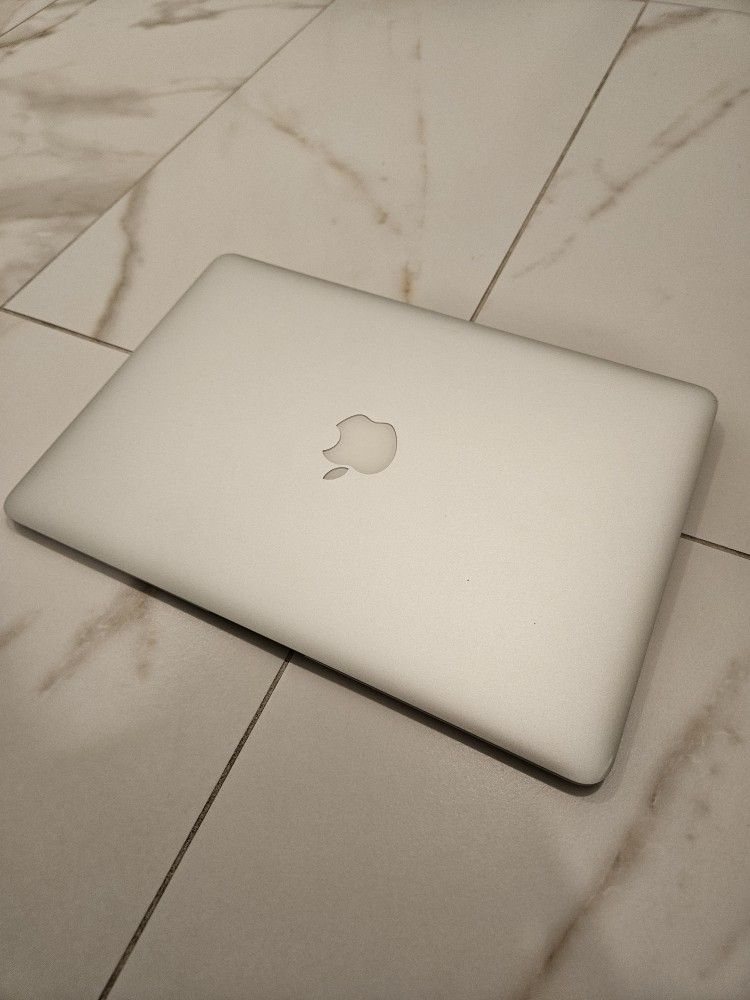 13" MacBook Air 2015 128GB / 8GB RAM