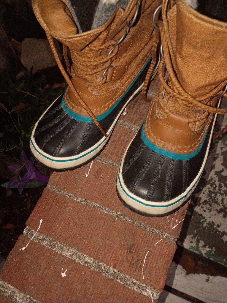 Winter Boots New Been Worn