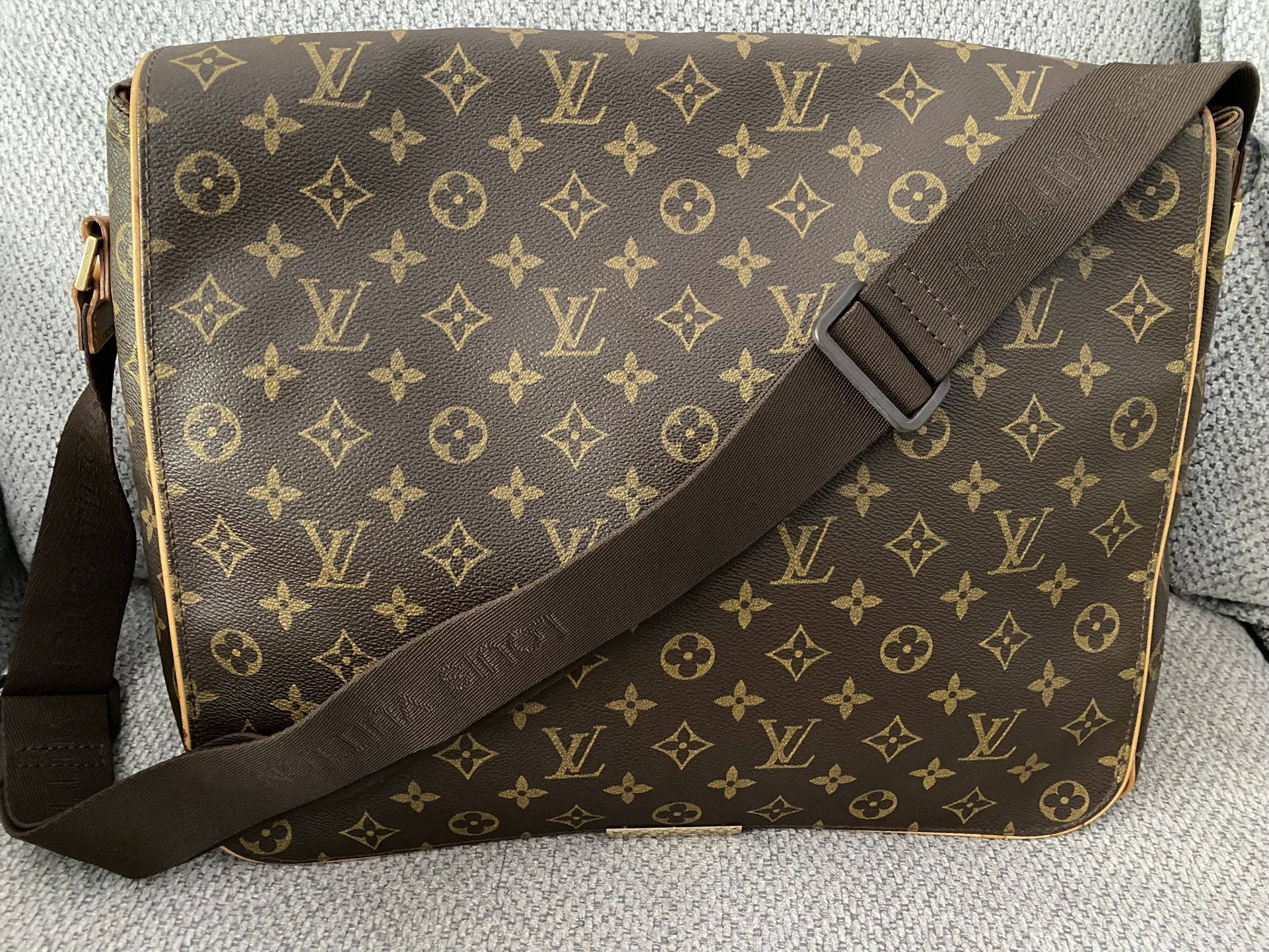 Louis Vuitton Abbesses Messenger Laptop Bag Brown Monogram Canvas