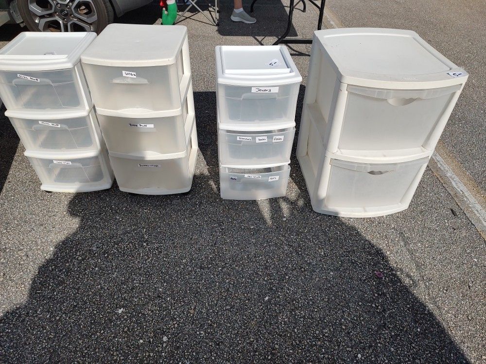 Plastic Drawers 2 Sets Have Wheels $5 Each