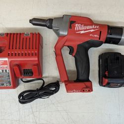 Milwaukee 2660-20 Rivet Tool With 2.0Ah Battery And Charger
