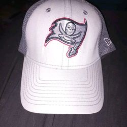 Mens Tampa Bay Bucccaneers New Era Gray/Graphite 39thirty Flex Fit Hat (L-XL) 