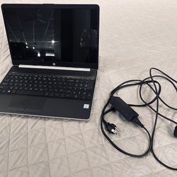 Hp 15.6" Intel Core i3-8145U With Charger