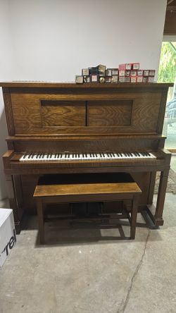 Free - Player Piano Upright Washburn Lyon and Healy