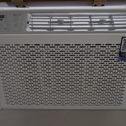 Brand New 12000 BTU Smart Air Conditioner