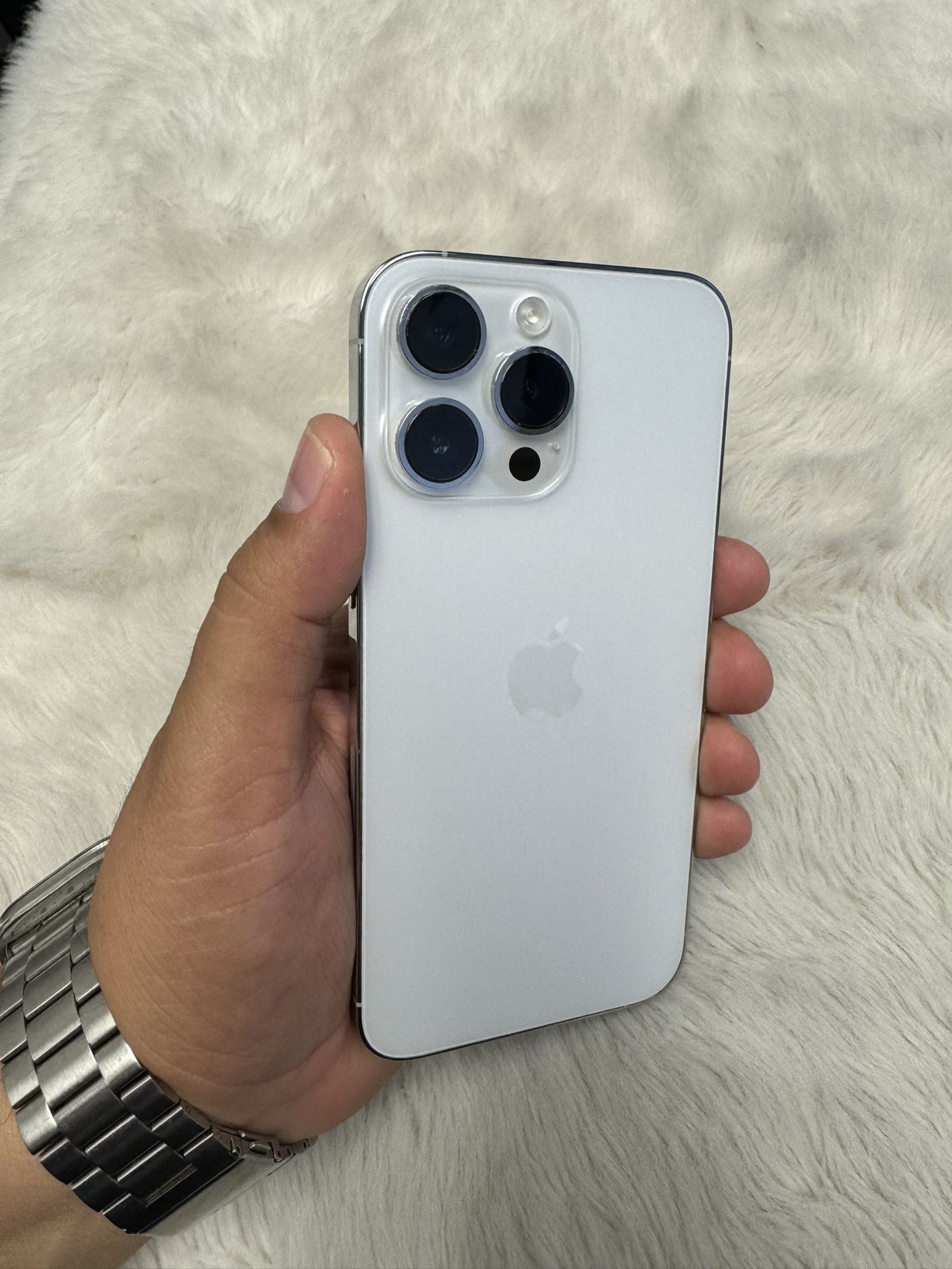 Apple iPhone 14 Pro Max 256GB Unlocked $630