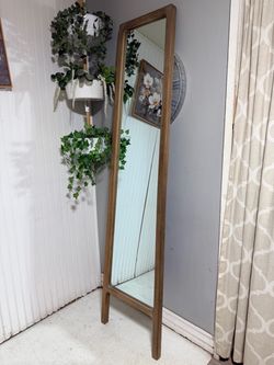 Accent mirror, floor mirror