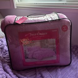 Juicy Couture Pink Bed Set (4-Piece) Size Queen: BRAND NEW