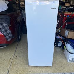 Thomson Upright Freezer 6.5cu Ft
