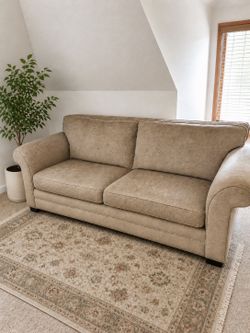 Pottery Barn Modern Neutral Sofa – Clean, Comfortable
