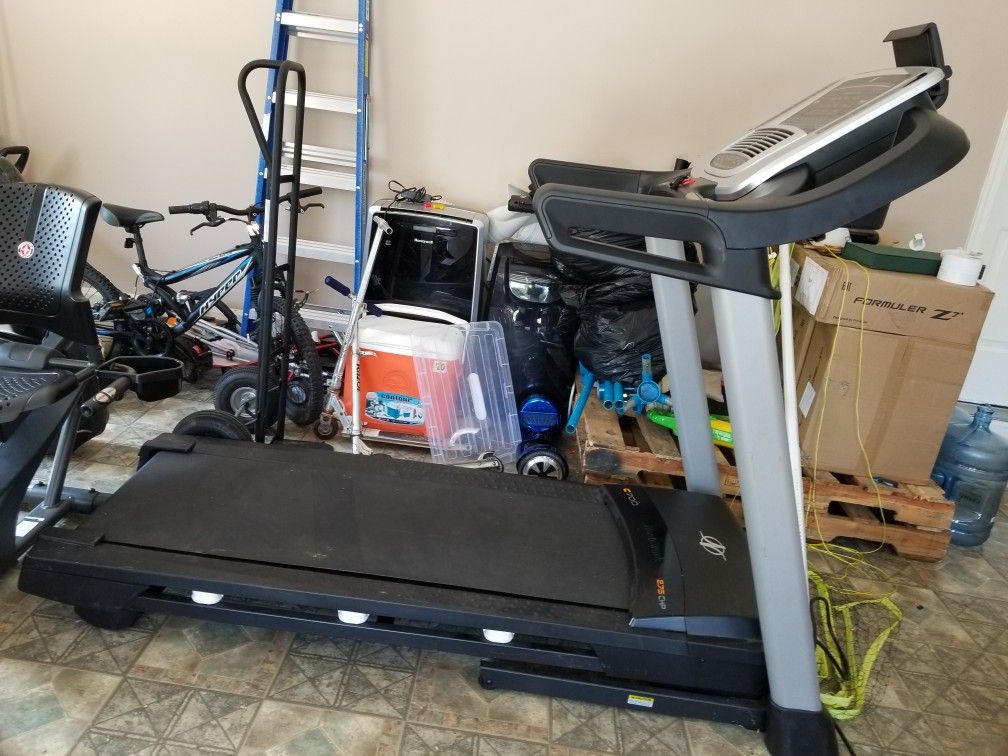 Treadmill NordicTrack C700 for Sale in Archdale, NC OfferUp