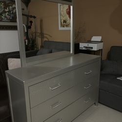 Gray Silver Gem Drawer Dresser With Mirror