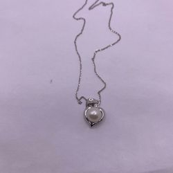 18K White Gold Pearl Pendant & Chain with 0.04CT Diamond – 4.15g