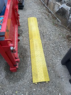 Heavy-Duty Cable Protector Ramp – Industrial Grade