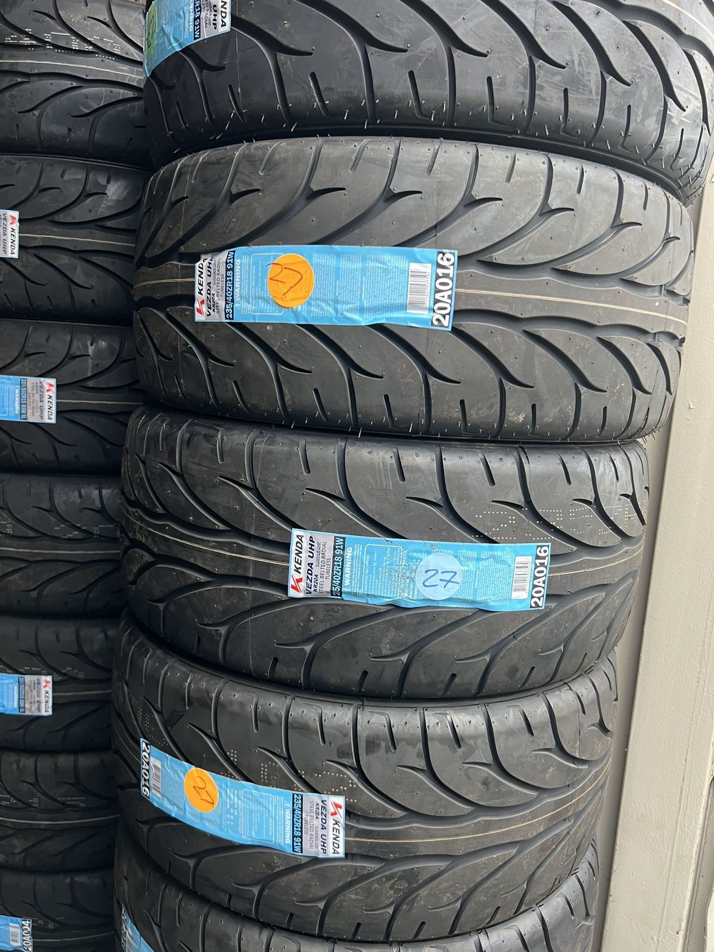 235/40/18 Kenda Vezda $150 Cada Llanta Instalada Y Balanceada, Tenemos Todas Las Marcas Y Medidas