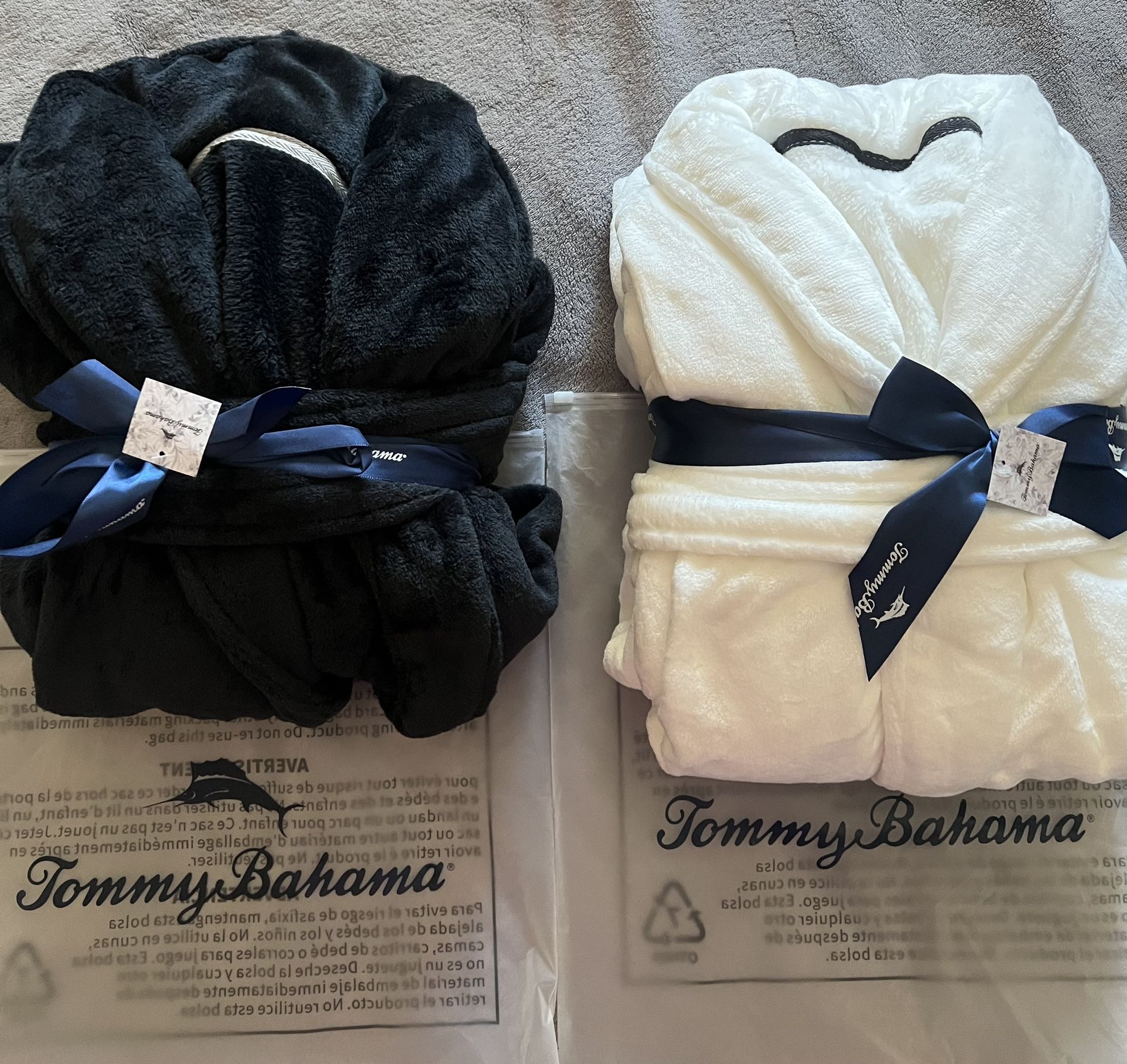 Tommy Bahama Plus Robe
