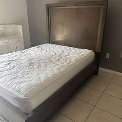Queen Bed Room Set  