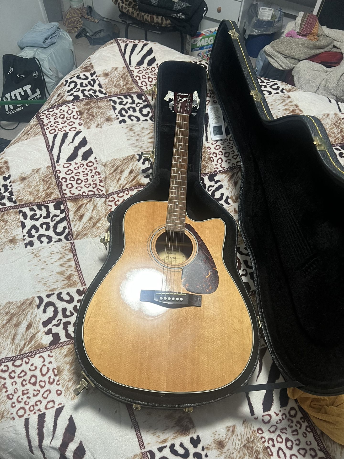 Acoustic guitar