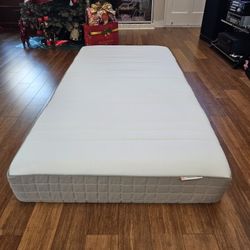 Twin Mattress 38"x74.5"