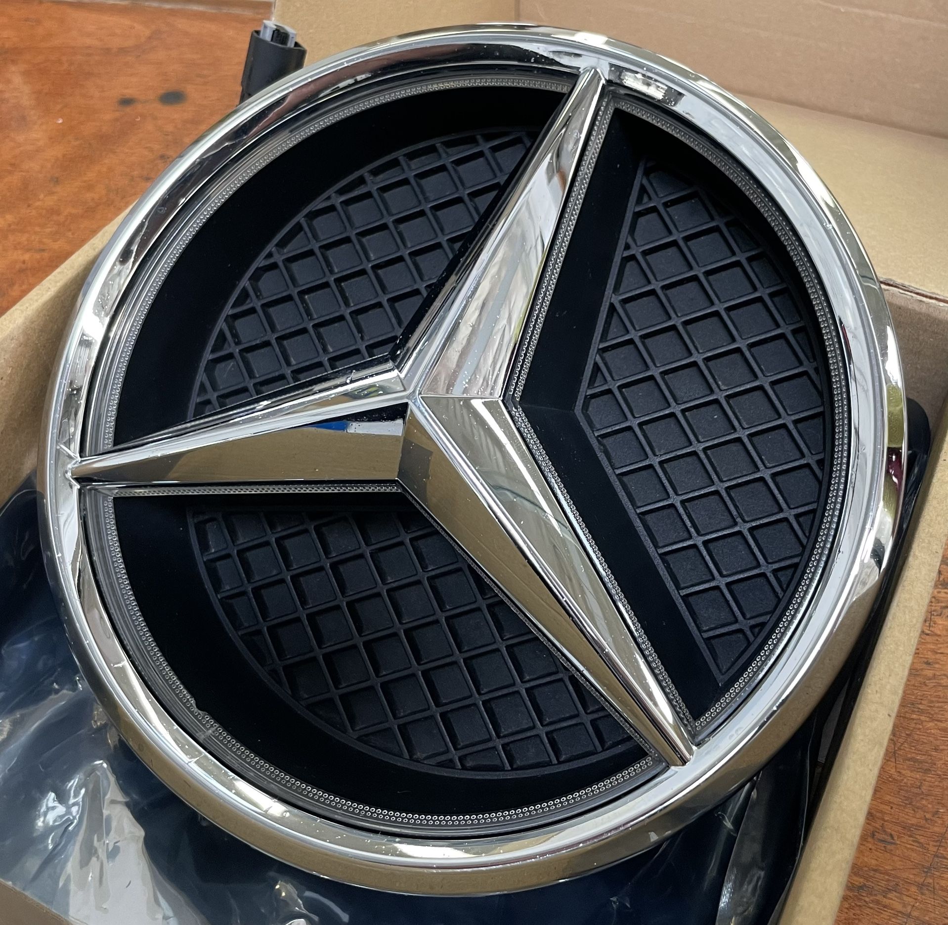 Mercedes Benz Illuminated Star Emblem