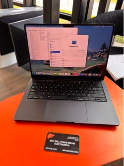 MacBook Pro 14” M4 Chip 16GB Ram 512SSD! 90 Day warranty? We offer financing.
