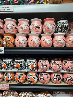 ☕️Halloween mugs 🎃 $15 cada una. 12031 Firestone Blvd Norwalk CA 90650