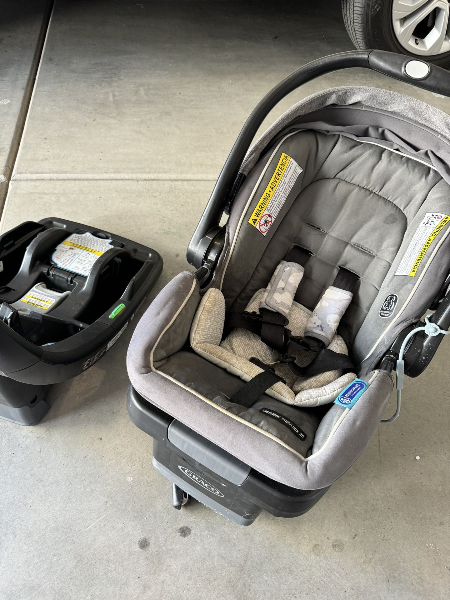 Graco Baby Car Seat And Base 