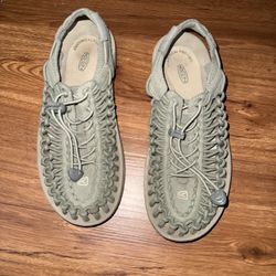 Keen Uneek sandals
