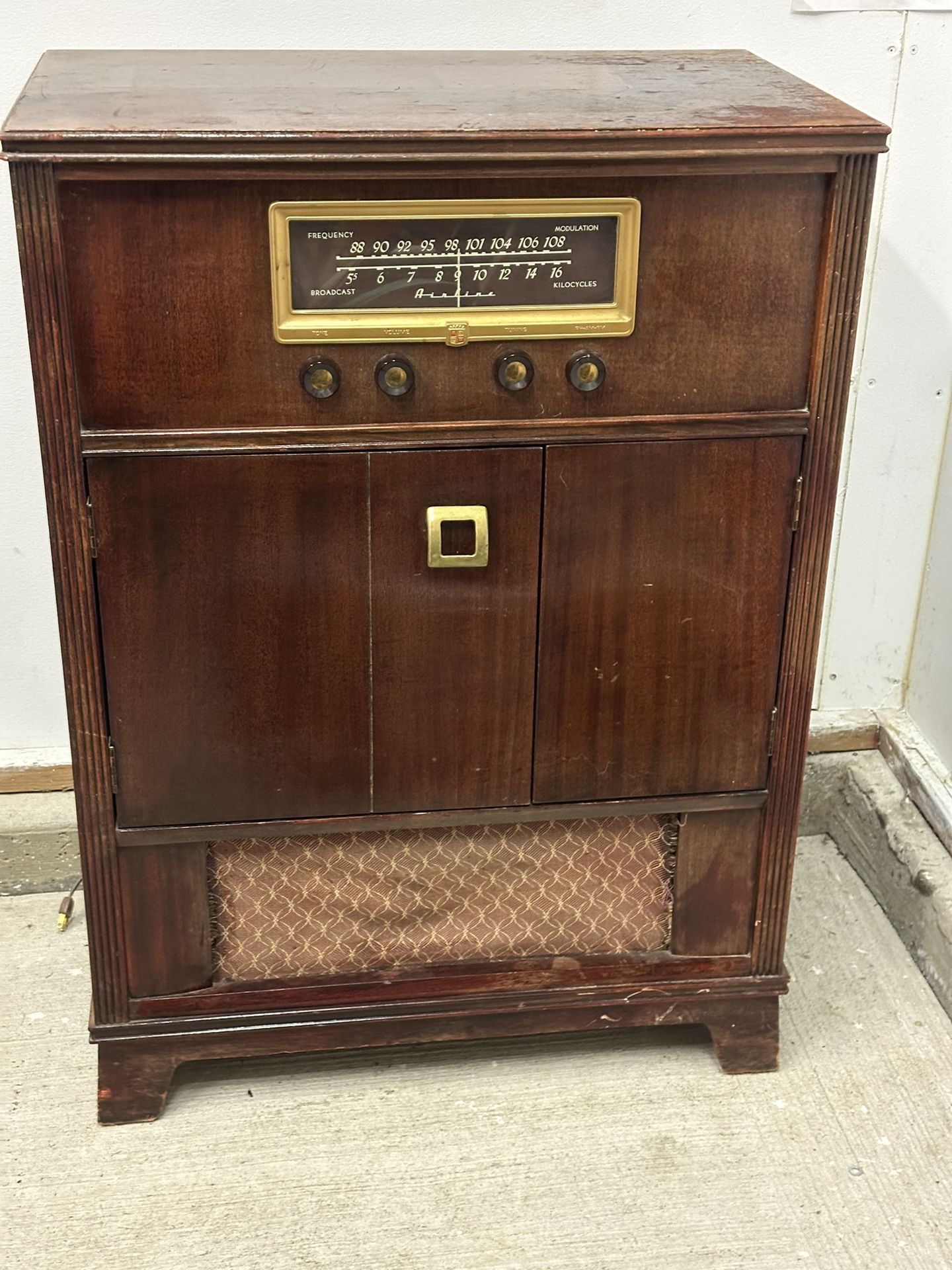 Vintage Radio Record Player 