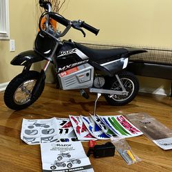 Brand New 24 Volt Racing Black-Razor MX-350-Ride On-Dirt Bike/Pneumatic Tires