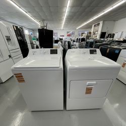 Whirlpool 4.2 - 4.3 cu. ft. Top Load Washer in White with 2-in-1 Removable Agitator And 7 Cu Ft Dryer Gas