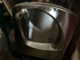 NEW Oasis Versacooler II PG8AC Refrigerated Drinking Water Fountain – Wall Mount – $900 OBO