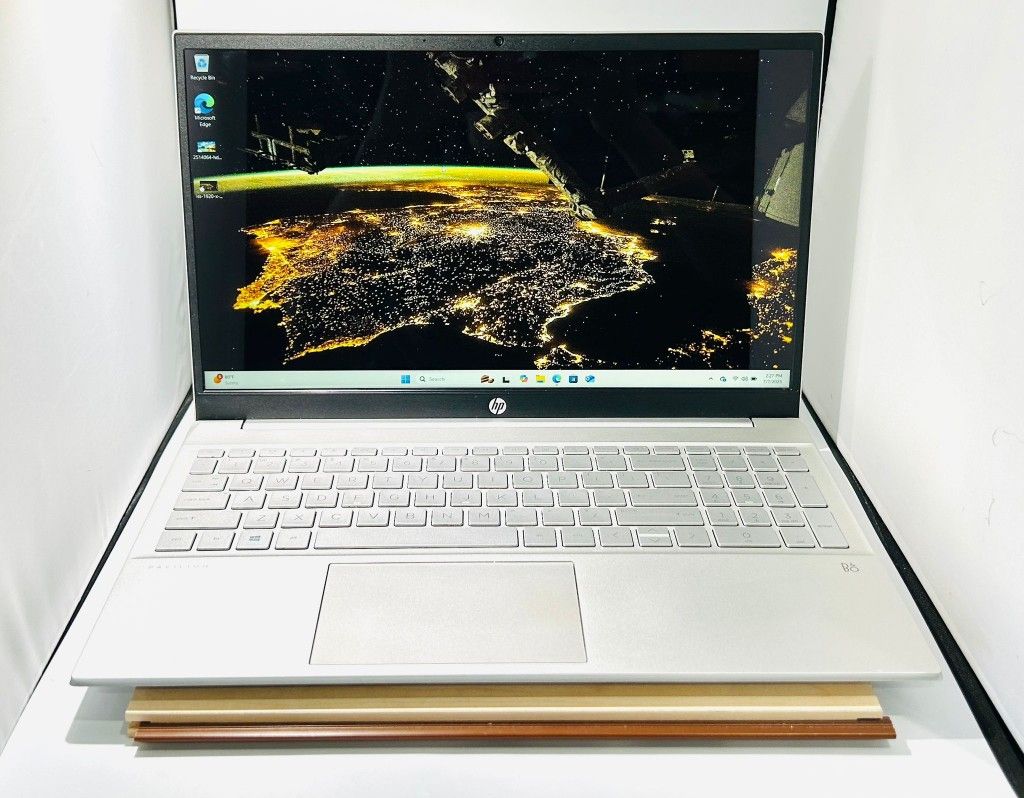HP Pavilion Laptop 15” 2021 TouchScreen Core i5-1135G7 16GB RAM 256GB SSD Windows 11